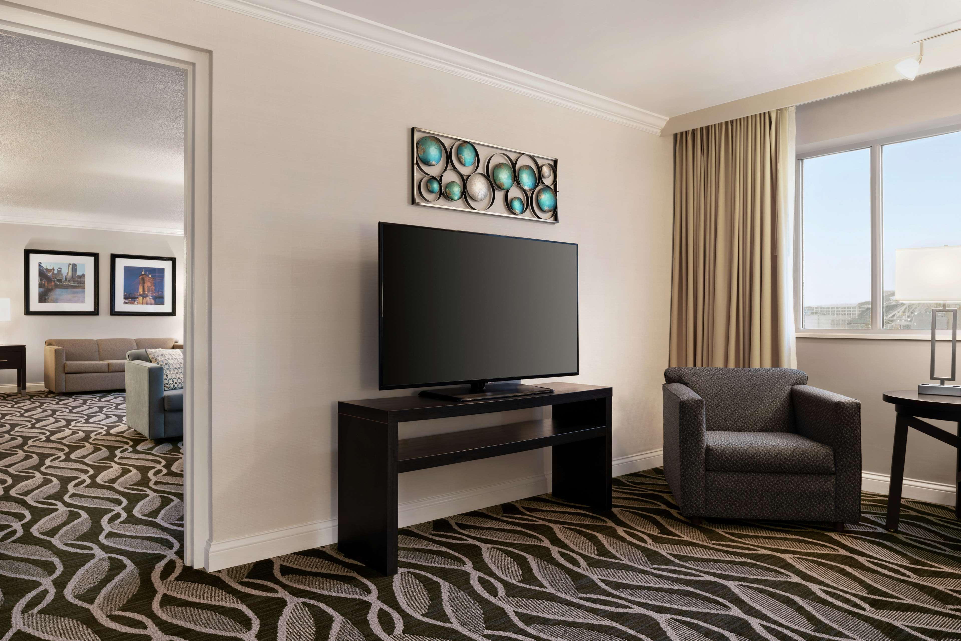 Embassy Suites Cincinnati - Rivercenter Covington Ngoại thất bức ảnh