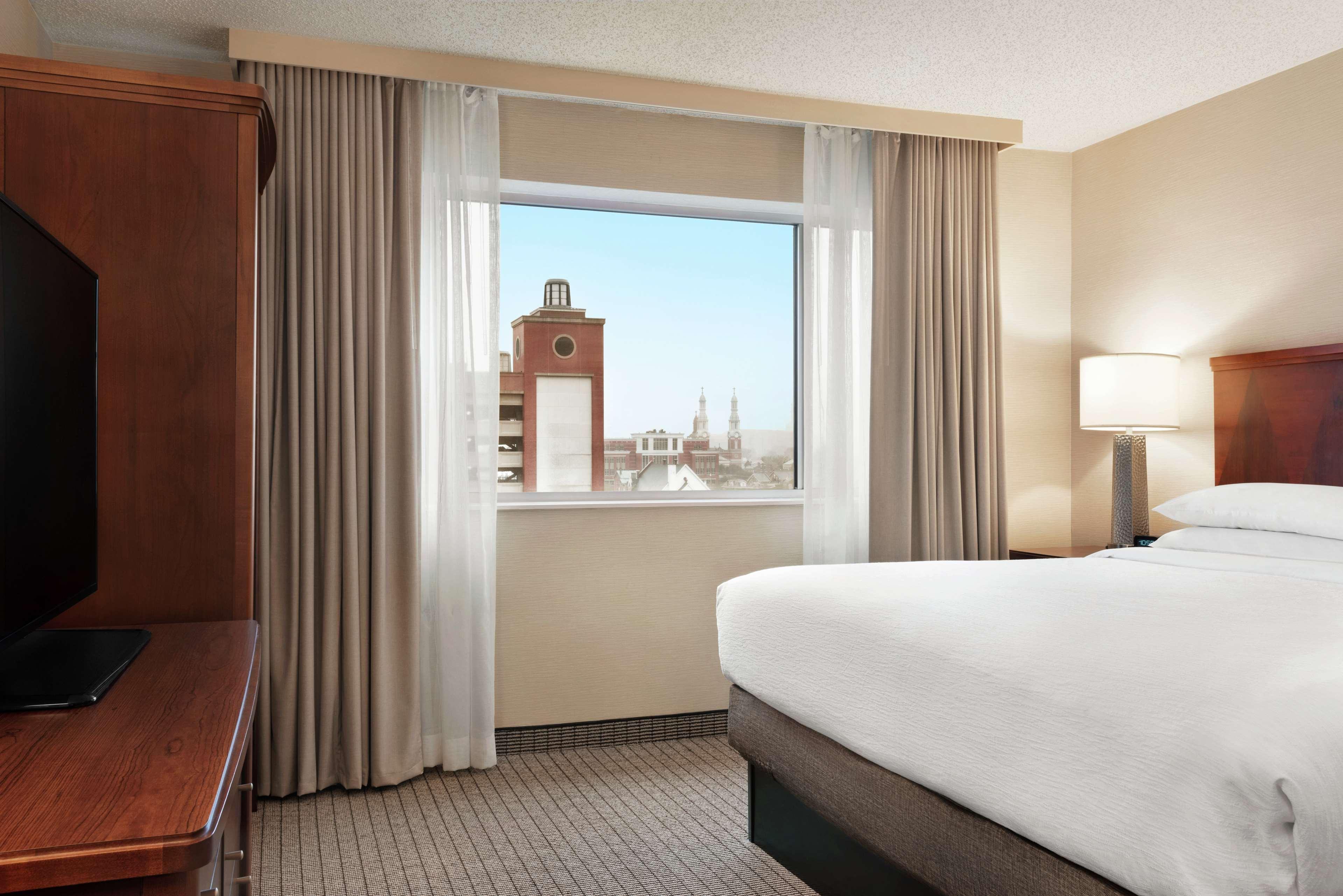 Embassy Suites Cincinnati - Rivercenter Covington Ngoại thất bức ảnh