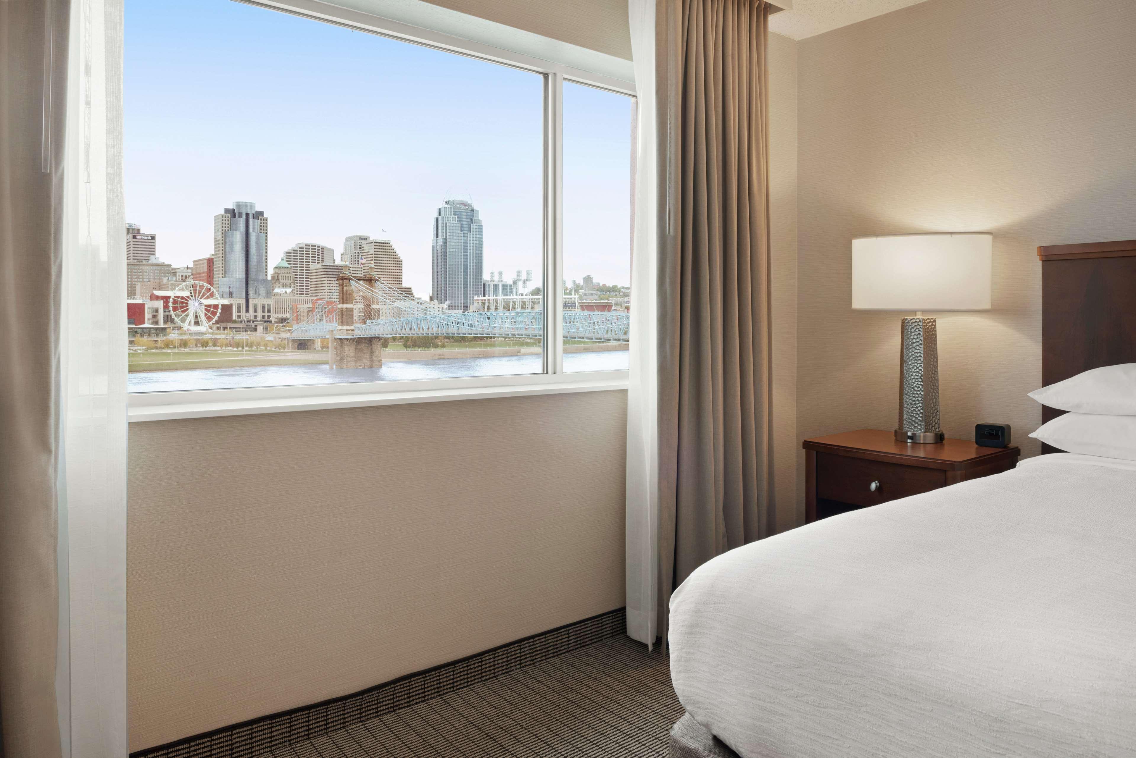 Embassy Suites Cincinnati - Rivercenter Covington Ngoại thất bức ảnh