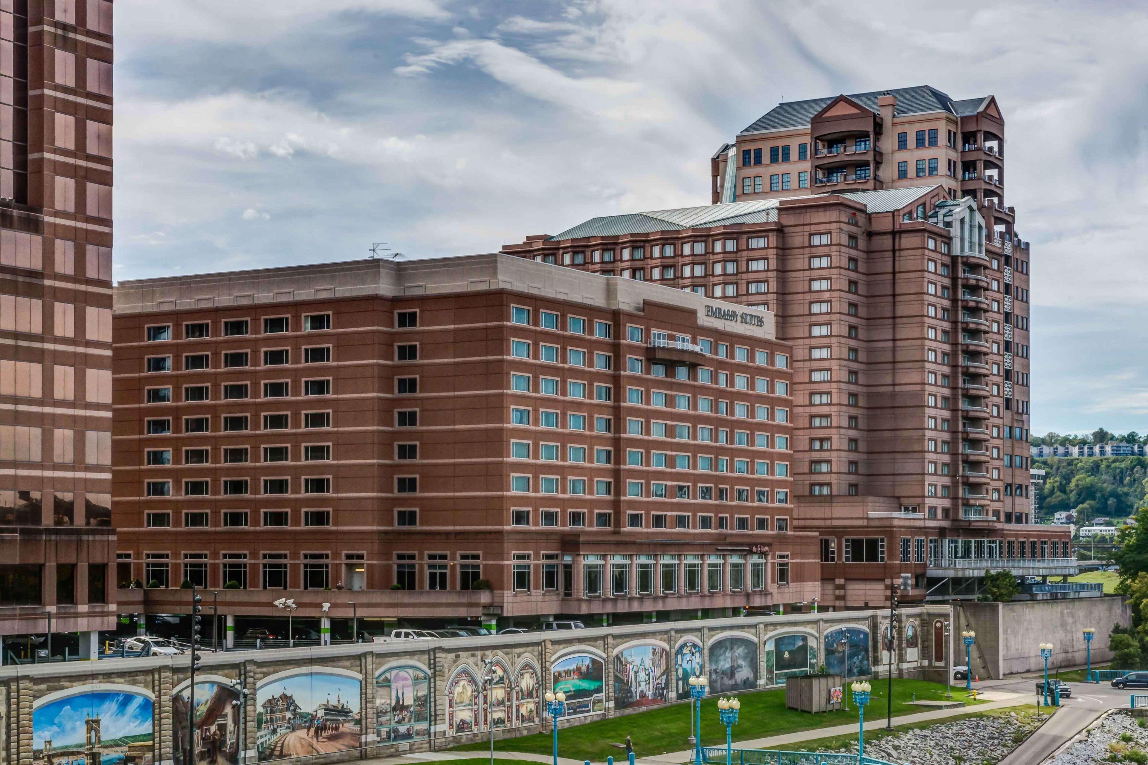 Embassy Suites Cincinnati - Rivercenter Covington Ngoại thất bức ảnh