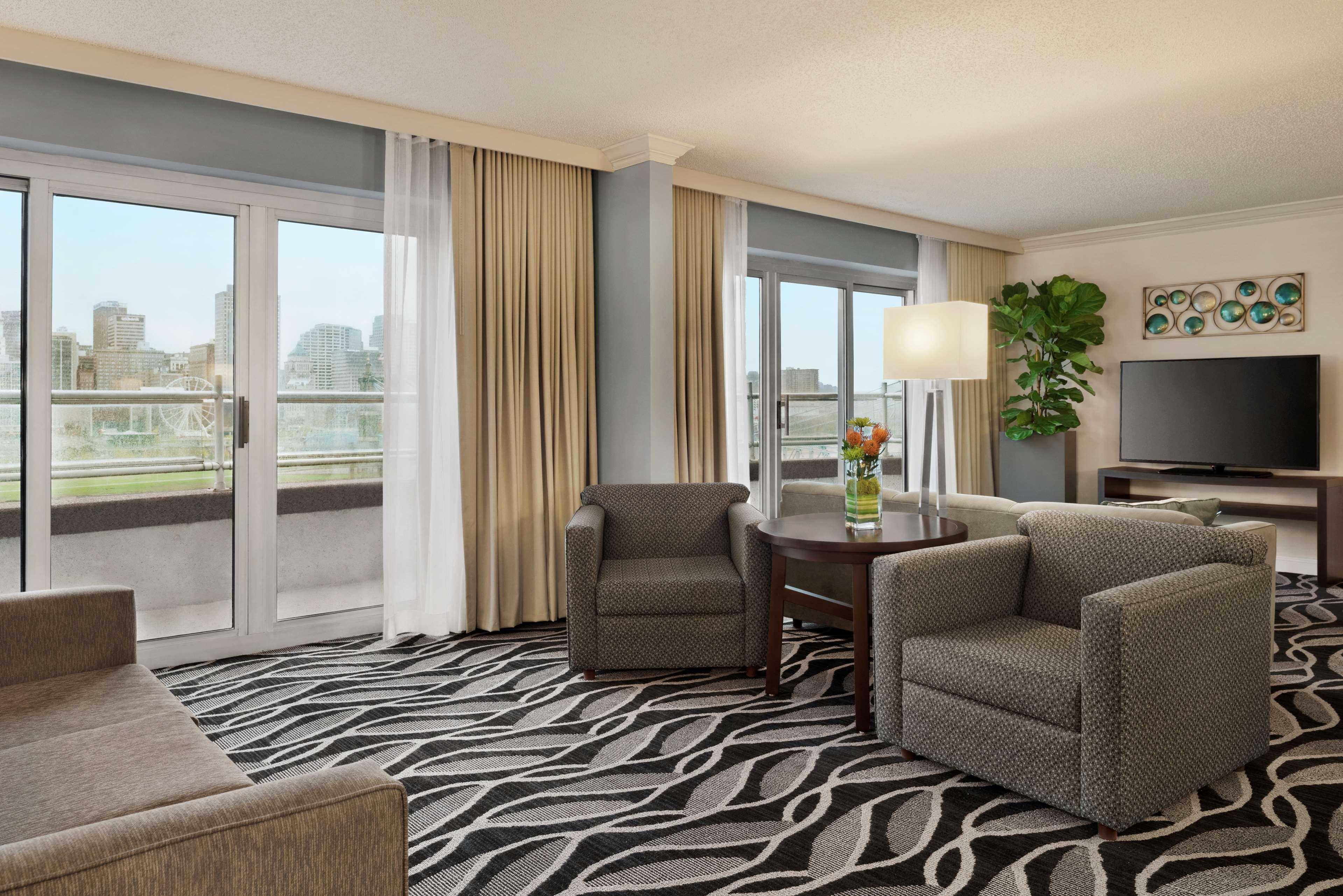 Embassy Suites Cincinnati - Rivercenter Covington Ngoại thất bức ảnh