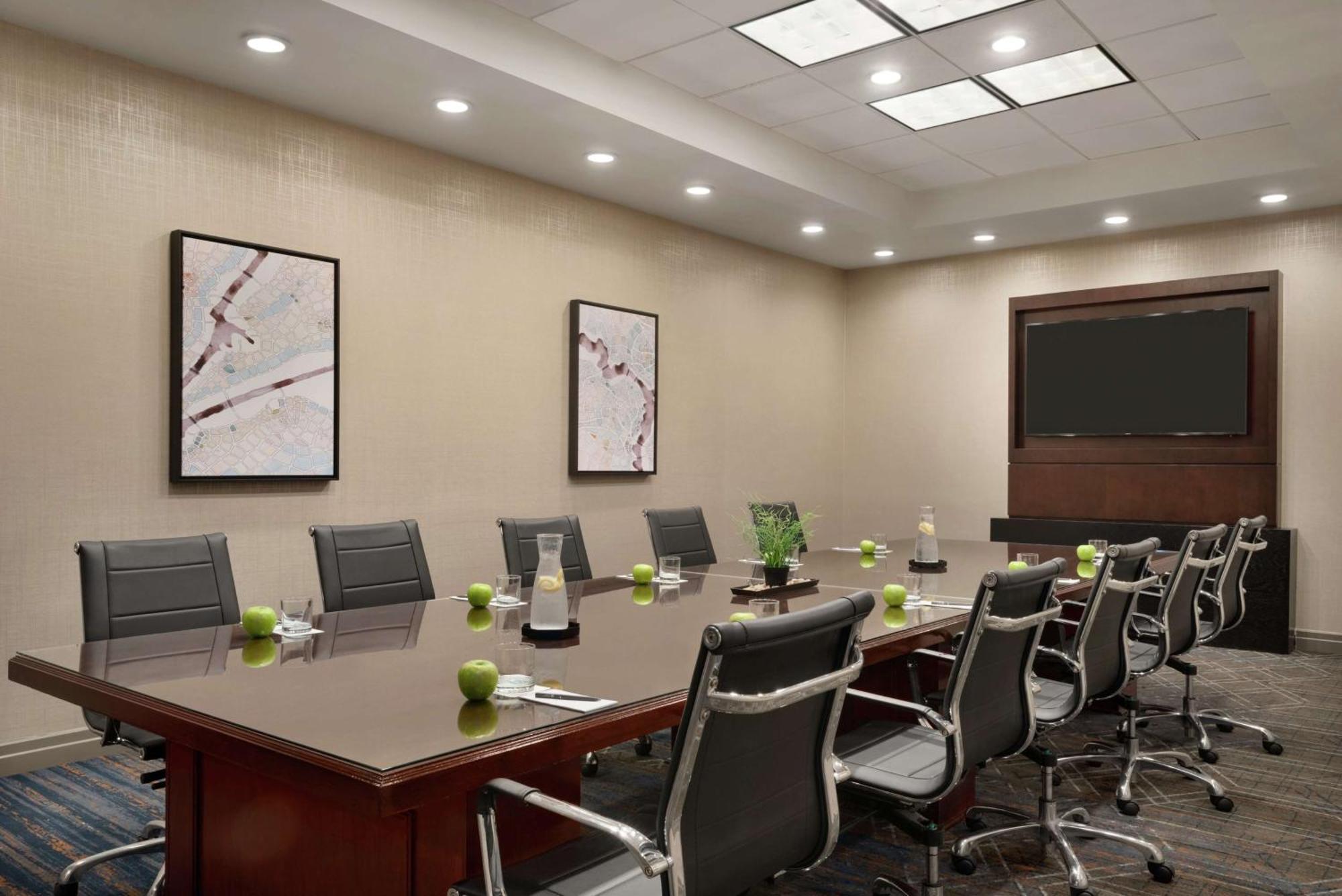 Embassy Suites Cincinnati - Rivercenter Covington Ngoại thất bức ảnh