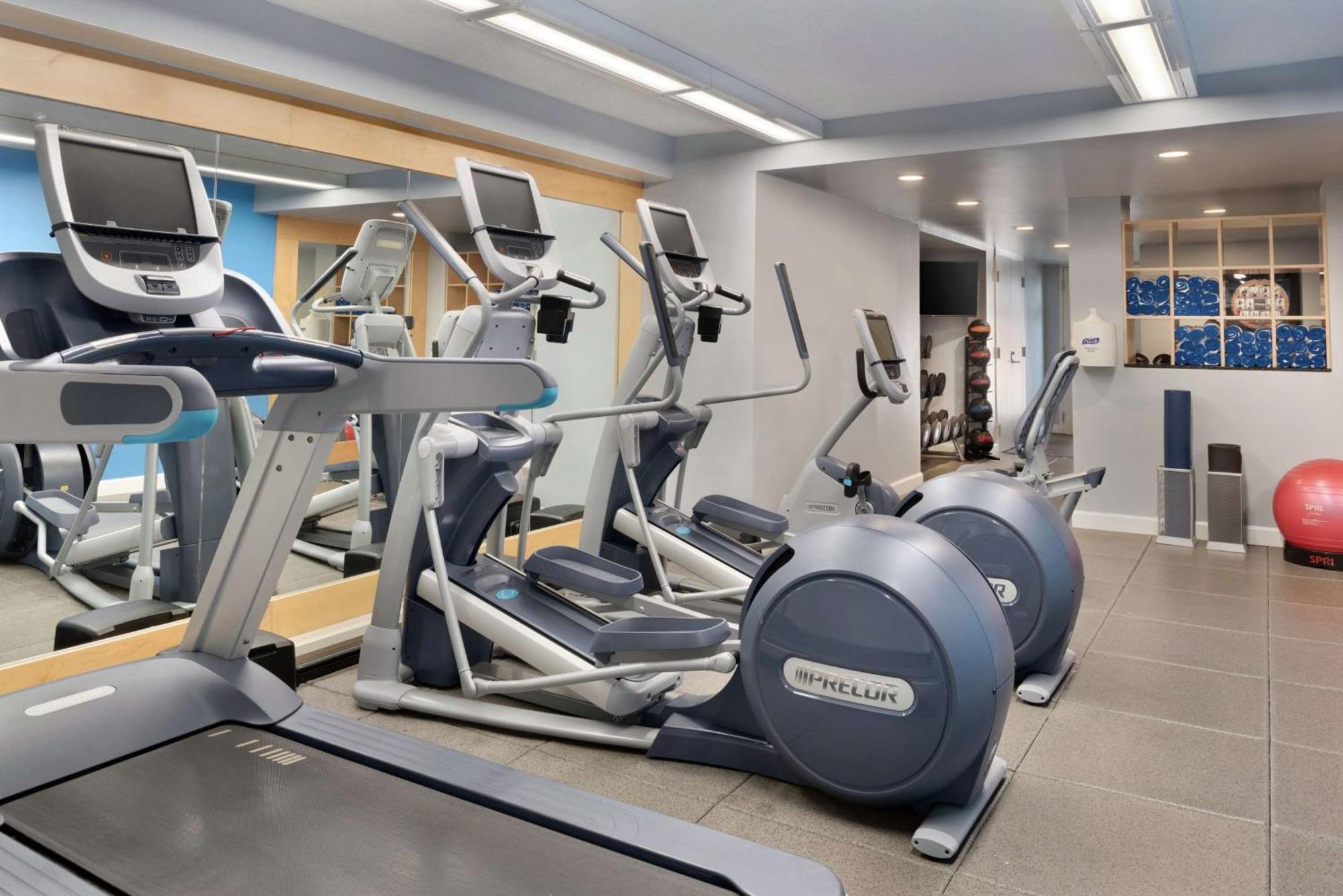 Embassy Suites Cincinnati - Rivercenter Covington Ngoại thất bức ảnh