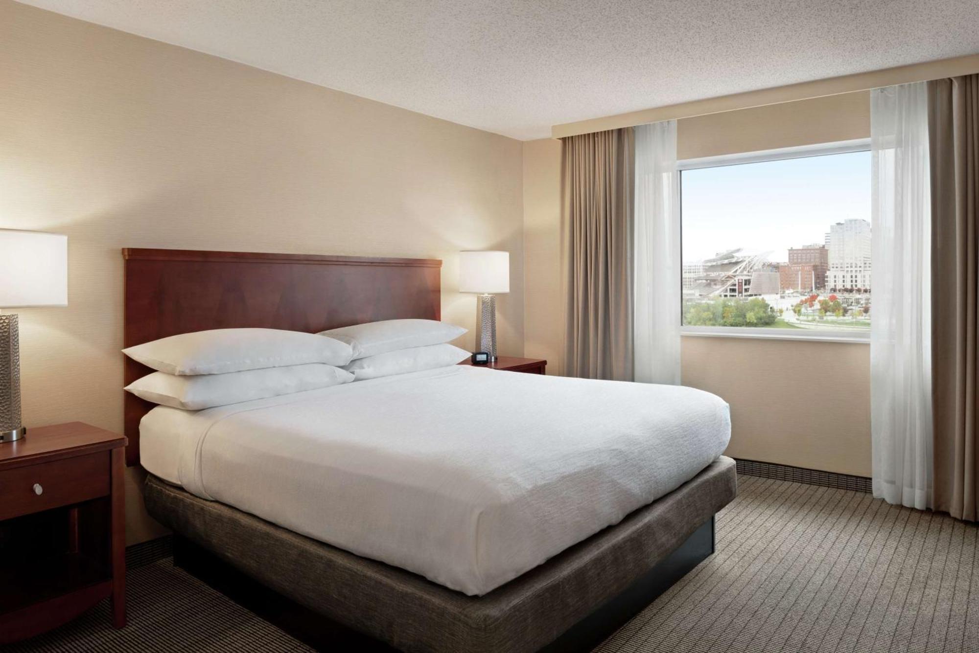 Embassy Suites Cincinnati - Rivercenter Covington Ngoại thất bức ảnh