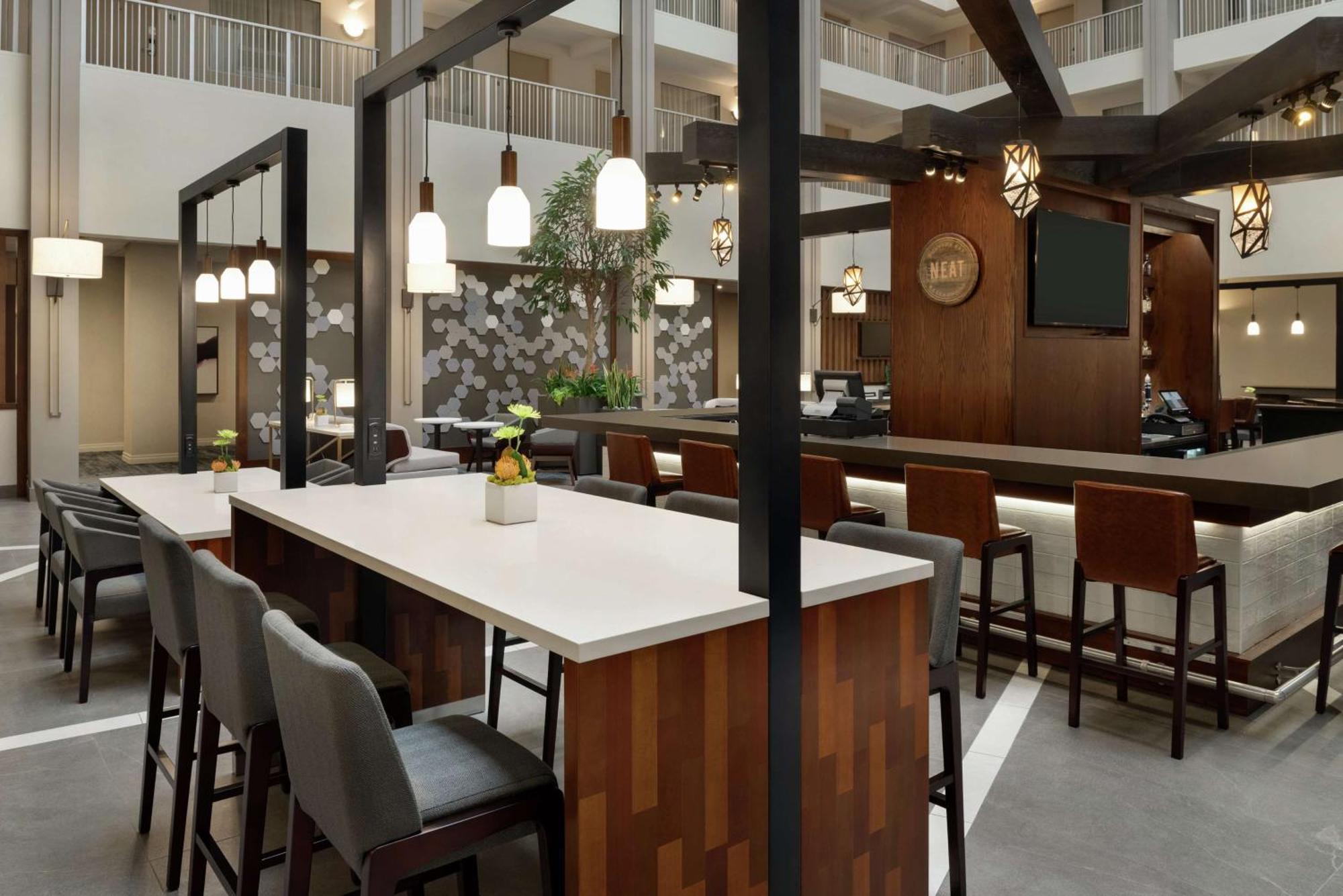 Embassy Suites Cincinnati - Rivercenter Covington Ngoại thất bức ảnh