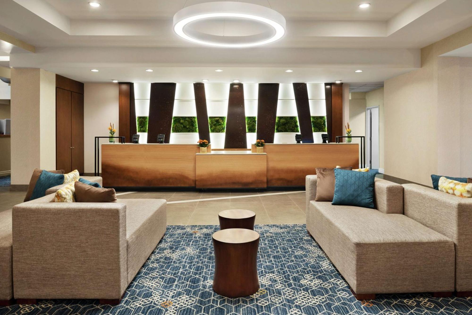 Embassy Suites Cincinnati - Rivercenter Covington Ngoại thất bức ảnh