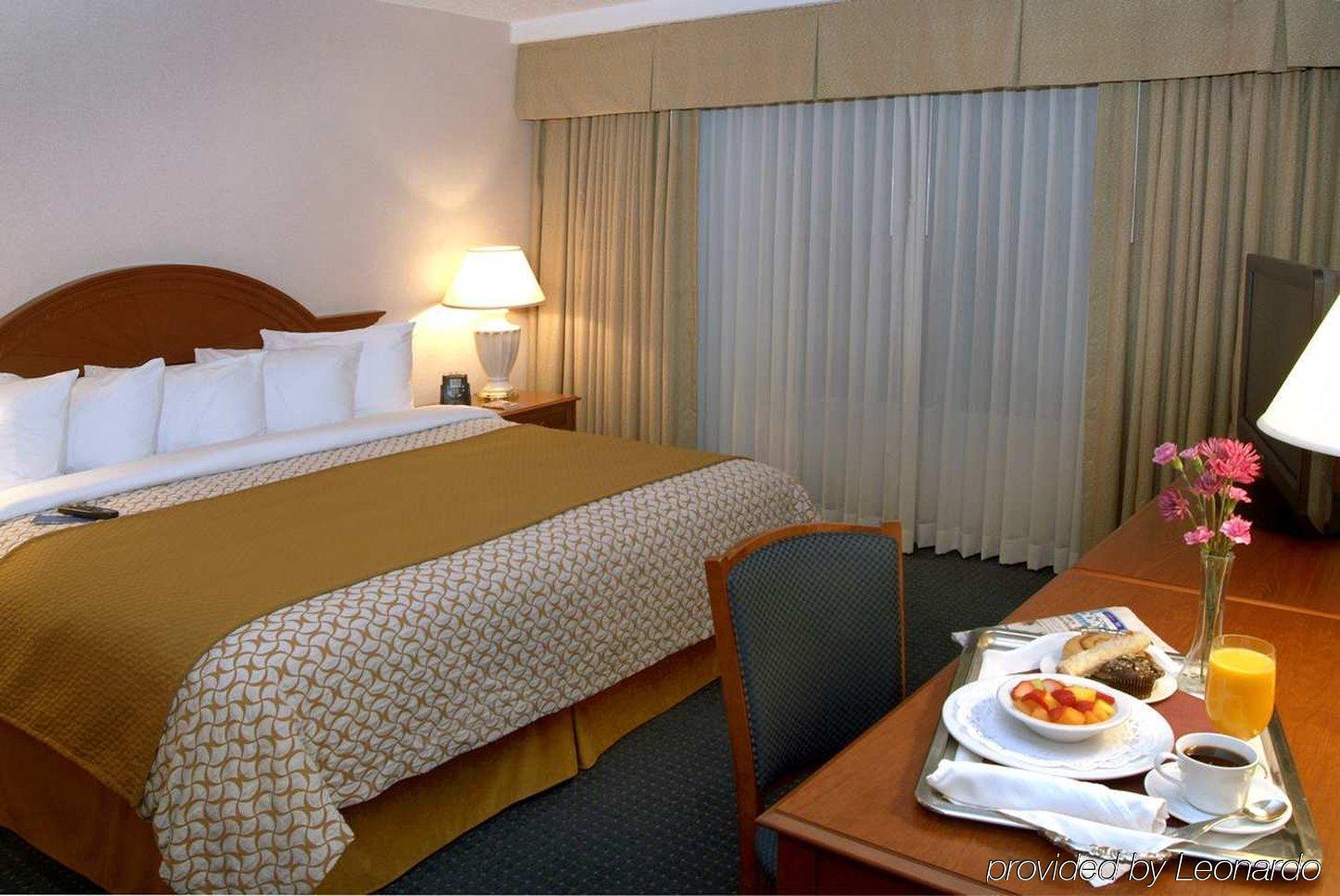 Embassy Suites Cincinnati - Rivercenter Covington Phòng bức ảnh