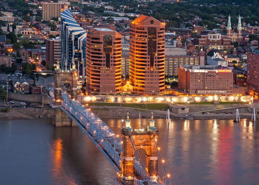 Embassy Suites Cincinnati - Rivercenter Covington Ngoại thất bức ảnh